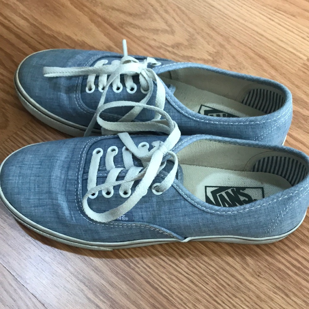 Vans! - Picture 2 of 4